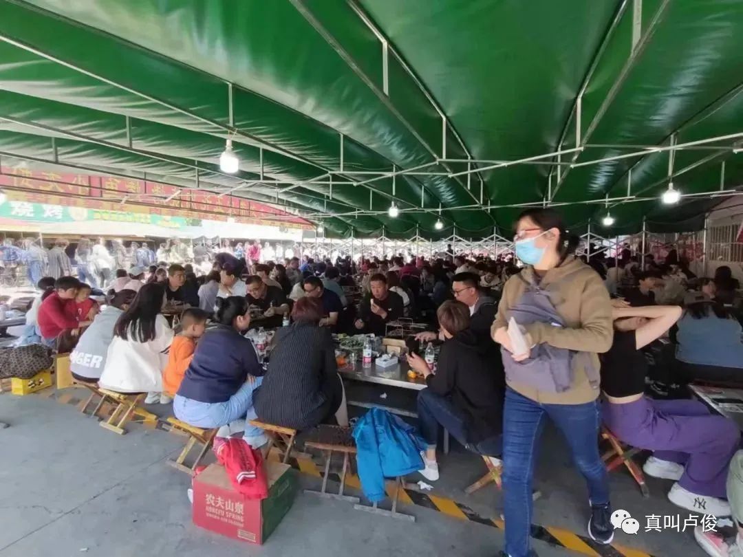我实地去了趟淄博,现场比想象的更夸张