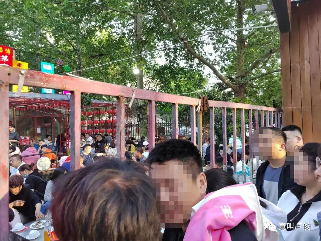 我实地去了趟淄博,现场比想象的更夸张