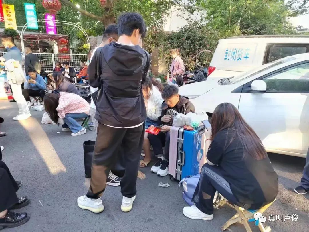 我实地去了趟淄博,现场比想象的更夸张
